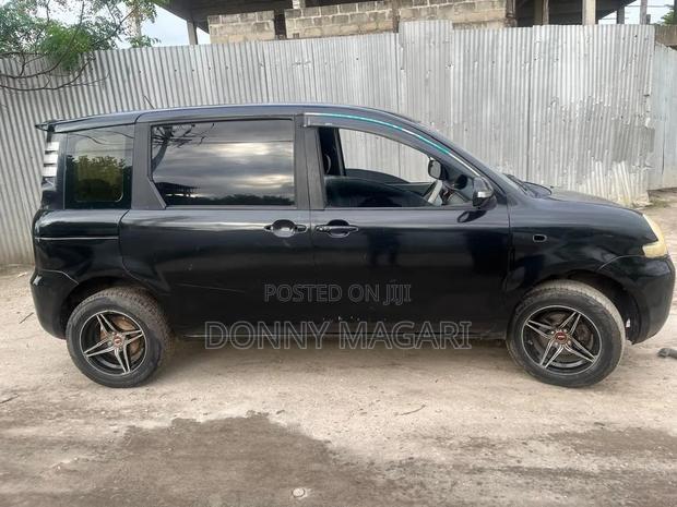 Toyota Sienta 1.5 AWD 2006 Black