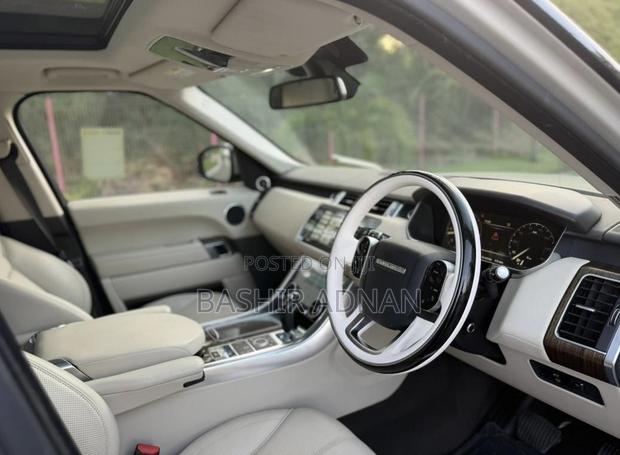 Land Rover Range Rover Sport 2018 Gold