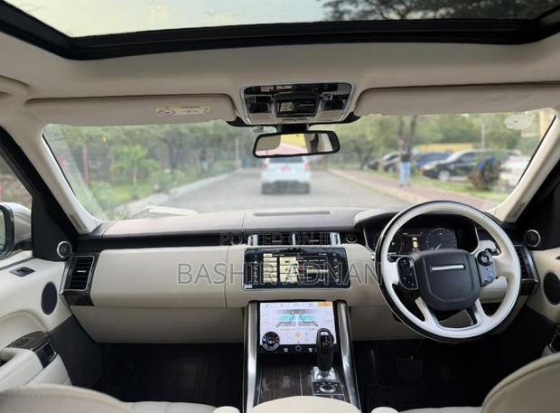 Land Rover Range Rover Sport 2018 Gold
