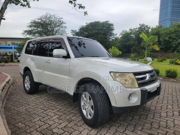 Mitsubishi Pajero 2006 White