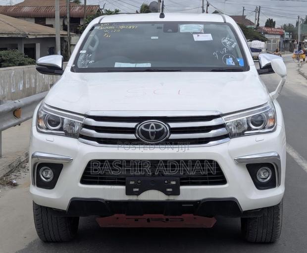 Toyota Hilux Revo Double Cab Deisel 2.4 RWD 2018 Pearl