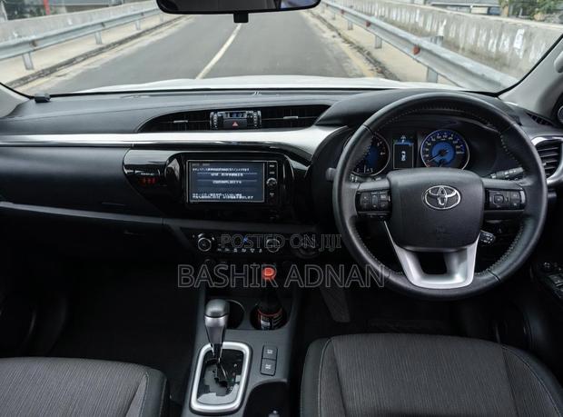 Toyota Hilux Revo Double Cab Deisel 2.4 RWD 2018 Pearl