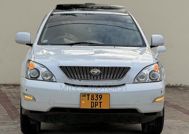 Toyota Harrier 2006 White