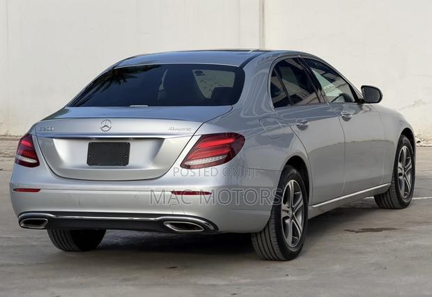 Mercedes-Benz E200 2017 Silver