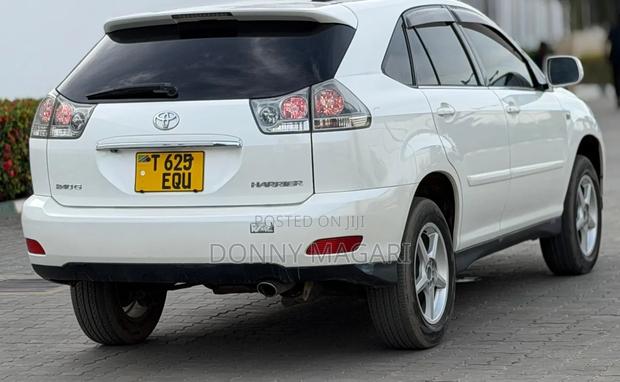 Toyota Harrier 2006 White