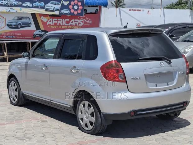 Mazda Verisa 2008 Silver