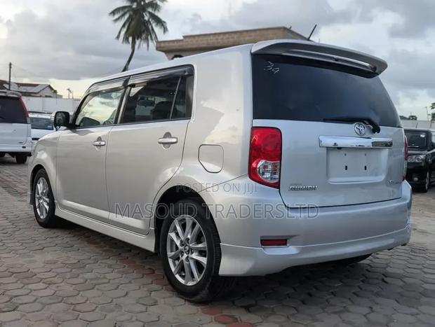 Toyota Corolla Rumion Hatchback 1.8 AWD 2009 Silver