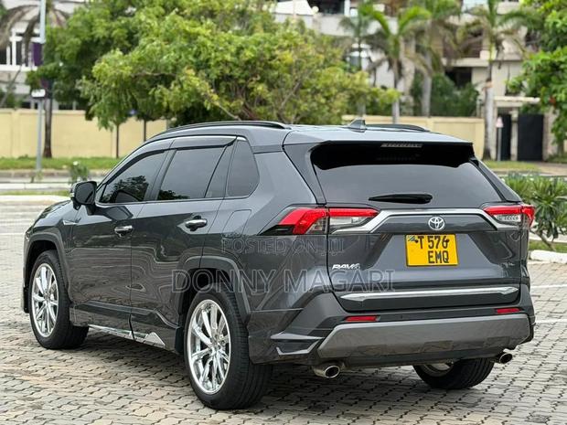 Toyota RAV4 2019 Gray