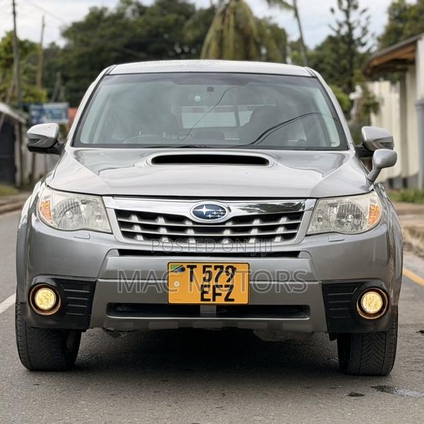 Subaru Forester 2010 Silver