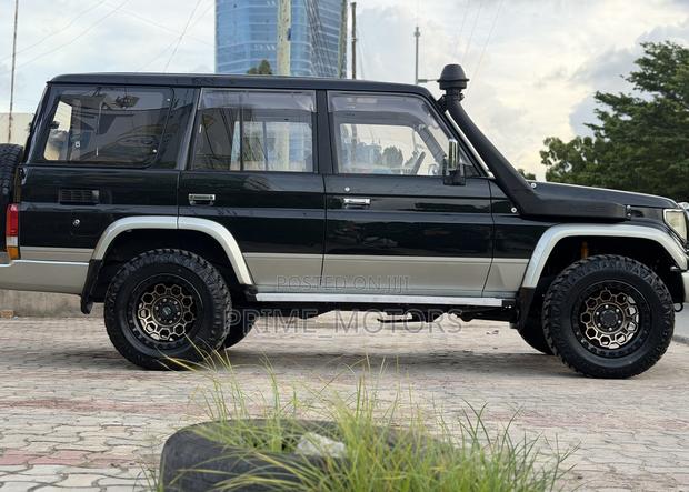 Toyota Land Cruiser Prado 1990 Green
