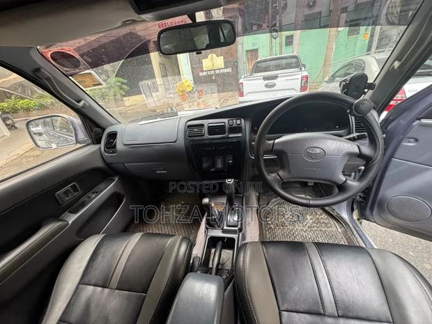 Toyota Hilux Surf 1998 Blue