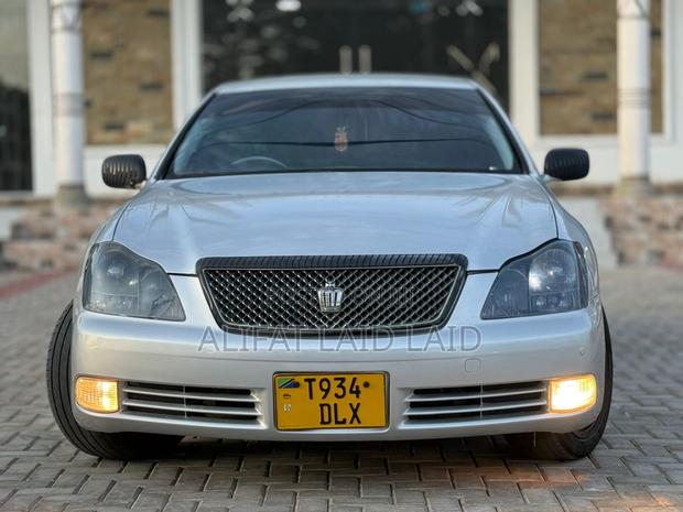 Toyota Crown 2004 Silver