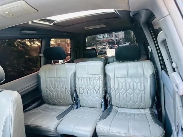 Toyota Noah 2002 Silver