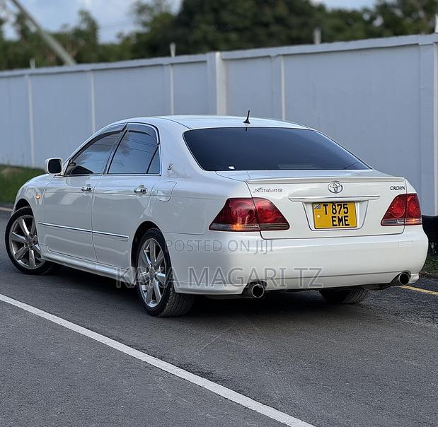 Toyota Crown 2006 Pearl