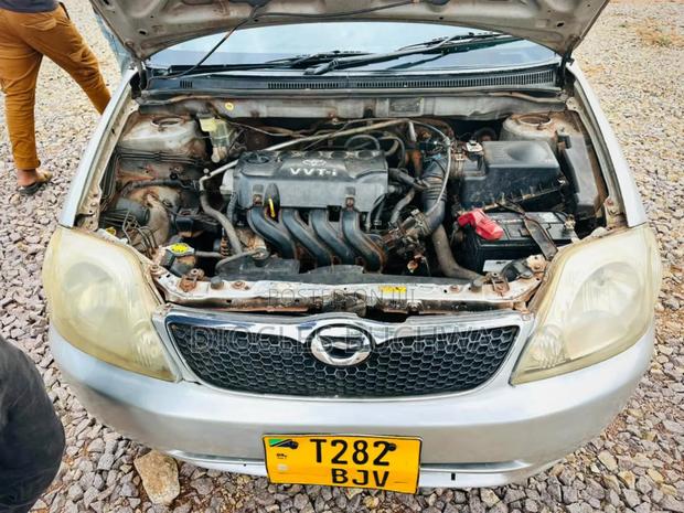 Toyota Corolla RunX 2004 Silver