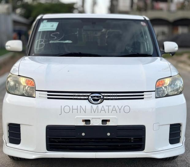 Toyota Corolla Rumion 2008 White