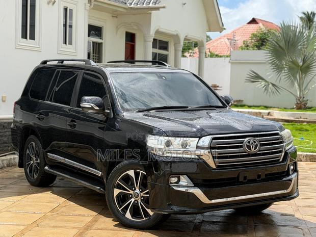 Toyota Land Cruiser 2013 Black