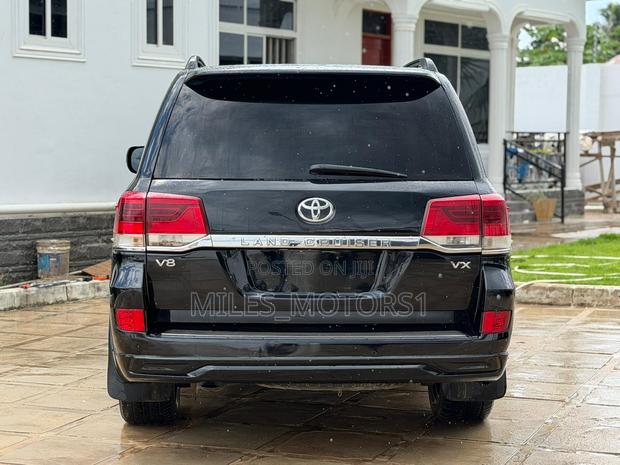 Toyota Land Cruiser 2013 Black