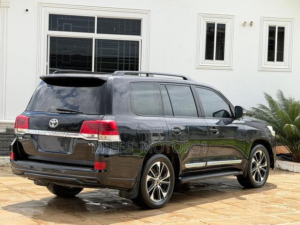 Toyota Land Cruiser 2013 Black