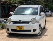 Toyota Sienta 2004 White for sale