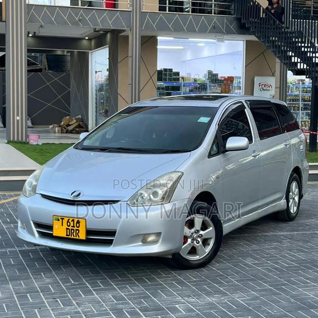 Toyota Wish 2006 Silver