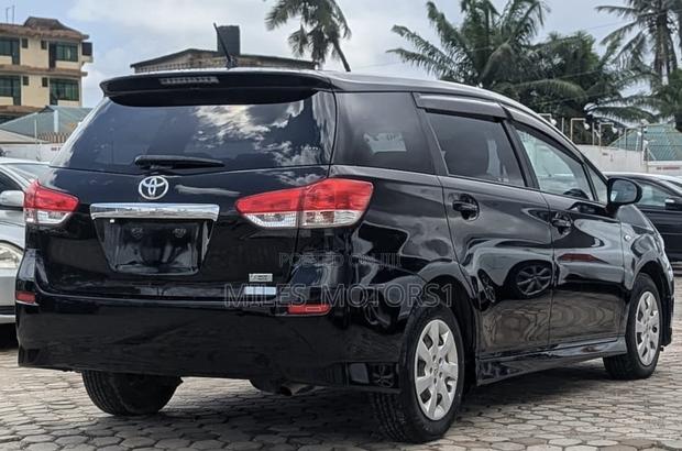 Toyota Wish 2011 Black