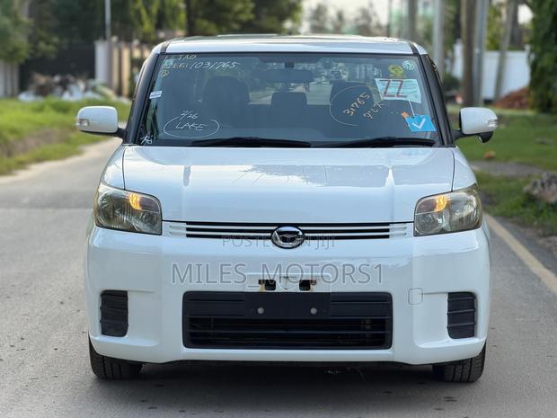 Toyota Corolla Rumion 2008 White