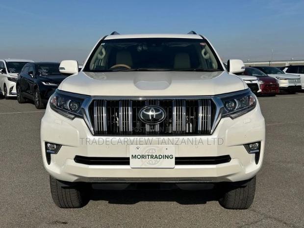 Toyota Land Cruiser Prado 2.8 2022 Pearl