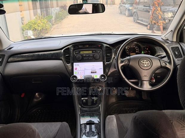 Toyota Kluger 2005 White