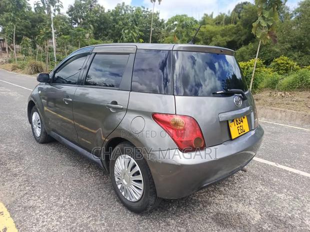 Toyota IST 2004 Gray