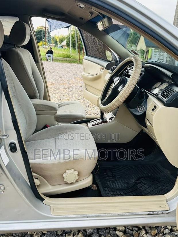 Toyota Corolla RunX 2005 Gold