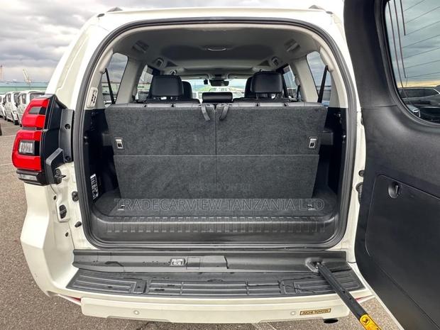 Toyota Land Cruiser Prado 2.7 2020 Pearl