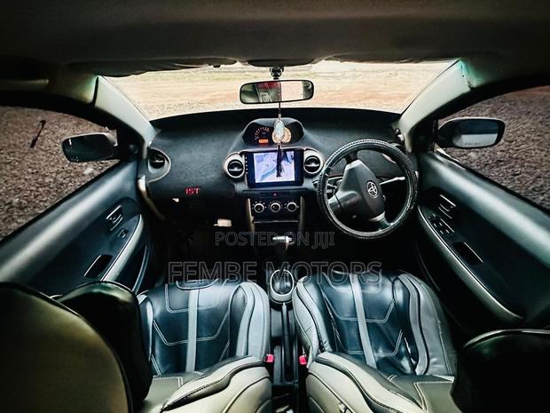 Toyota IST 2005 Gold