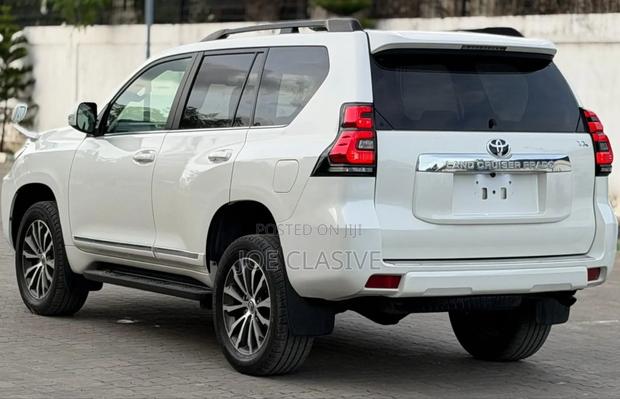Toyota Land Cruiser Prado 4.0 Petrol GX-R 2006 White