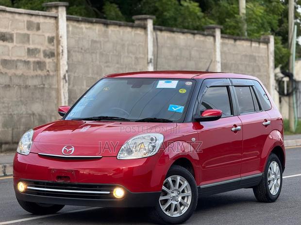 Mazda Verisa 2010 Red