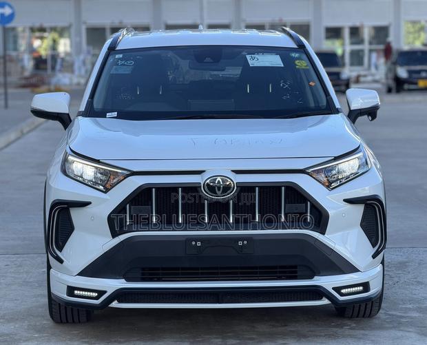 Toyota RAV4 2022 White