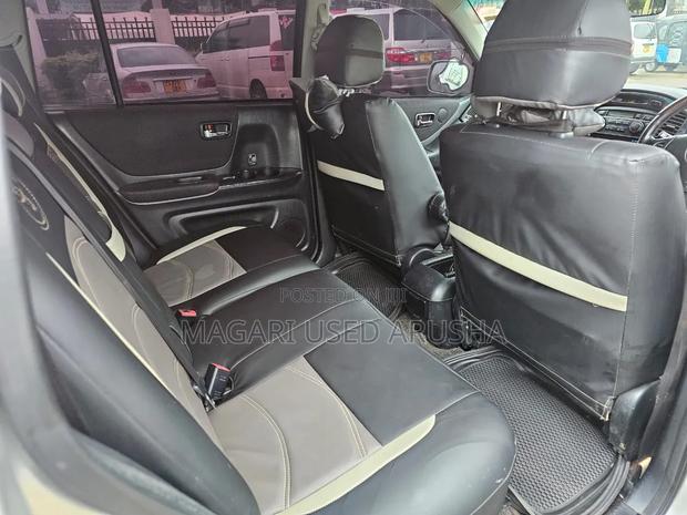 Toyota Kluger 2005 Silver