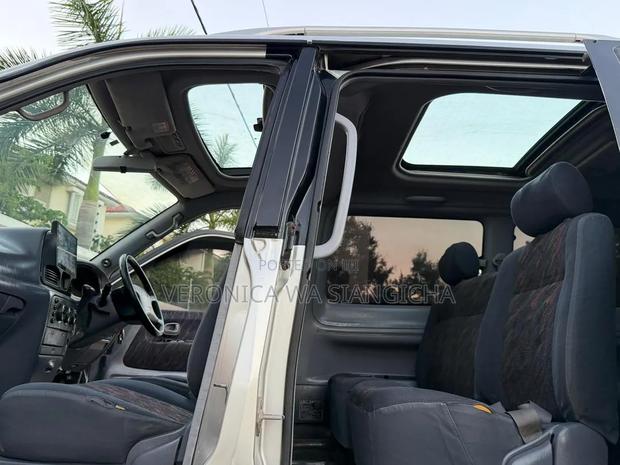 Toyota Noah 2002