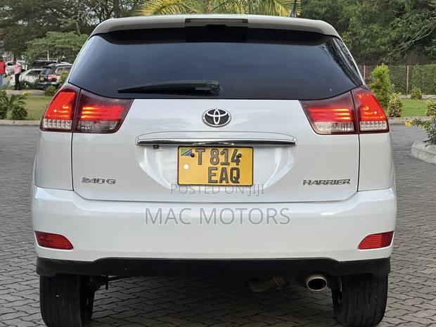 Toyota Harrier 2006 White