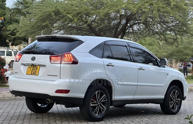 Toyota Harrier 2006 White