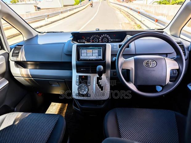 Toyota Noah 2008 Black