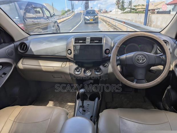 Toyota Vanguard 2008 Silver