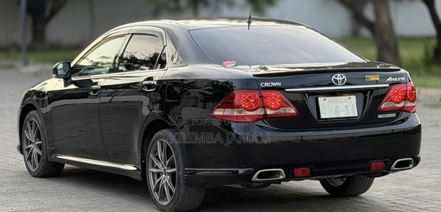 Toyota Crown 2009 Black