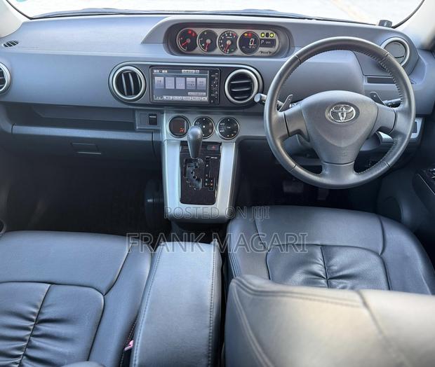 Toyota Corolla Rumion Hatchback 1.5 FWD 2011 Maroon