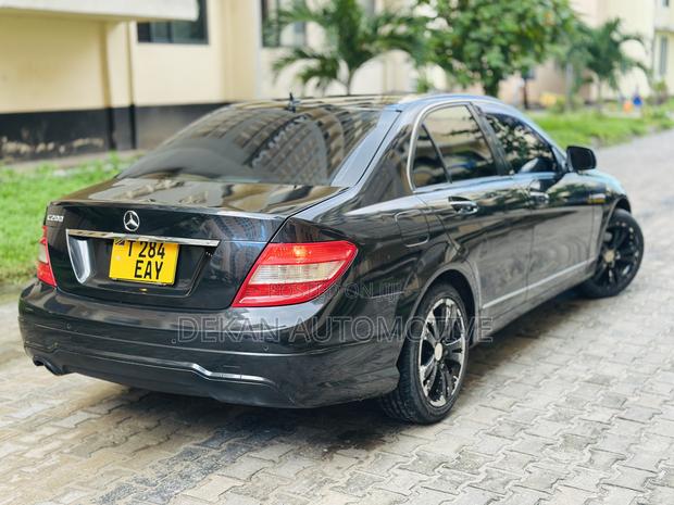 Mercedes-Benz C200 2008 Black