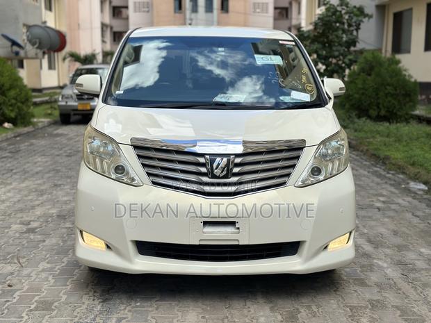 Toyota Alphard 2.4 Petrol FWD 2012 White