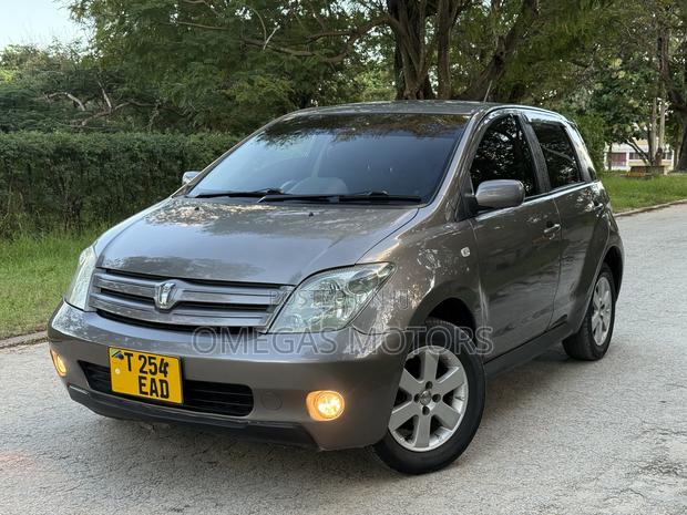 Toyota IST 2004 Gray