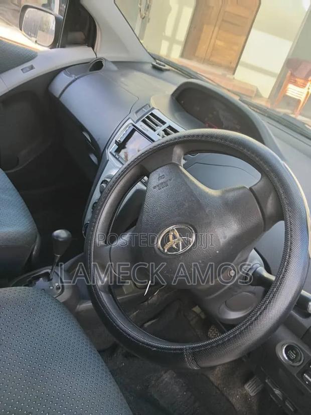 Toyota Vitz 2006 Black