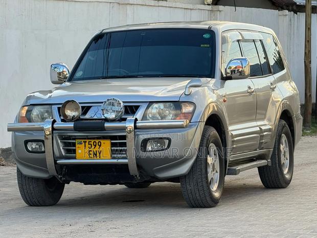 Mitsubishi Pajero 2008 Silver