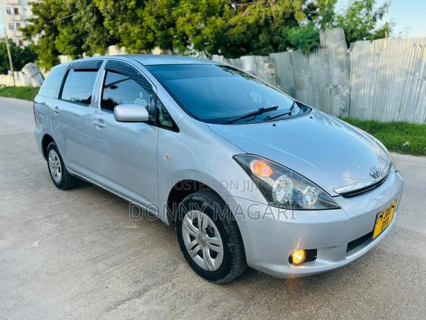 Toyota Wish 2006 Silver